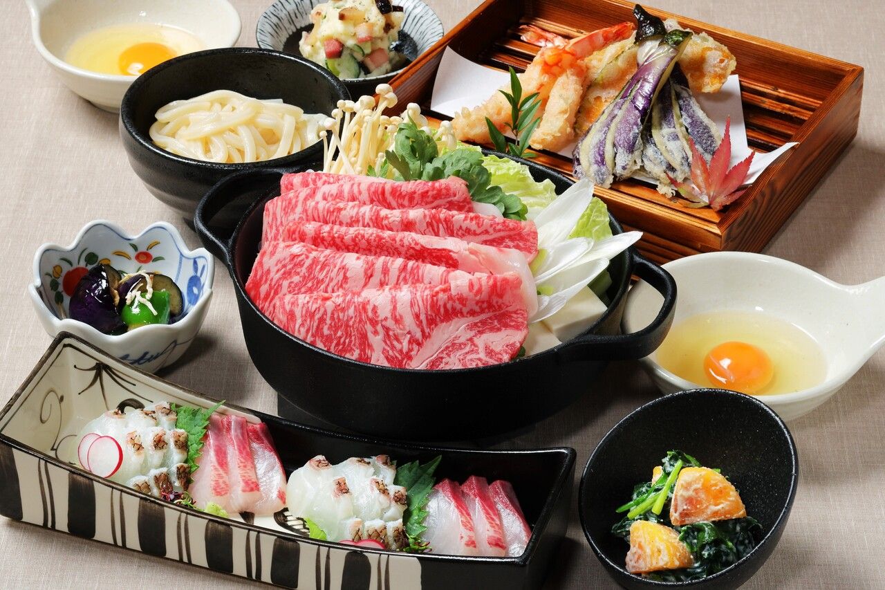 【黒毛和牛すき焼きコース】乾杯スパークリングワイン付き　6200円