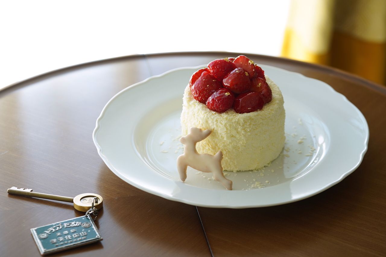 Christmas Cake 9cm （Stay Guest ONLY）