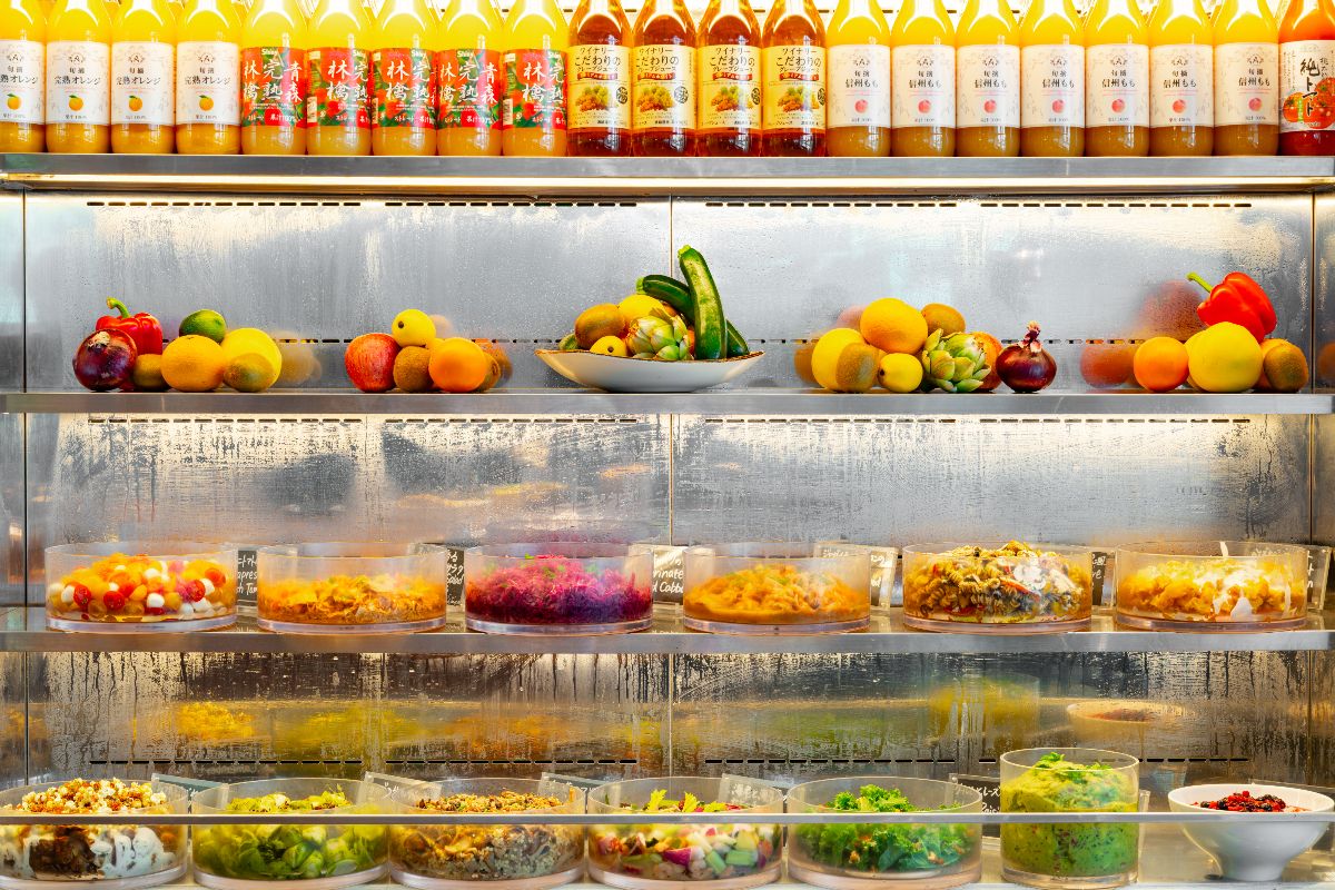 30 types of deli & salad bar + freshly baked popovers