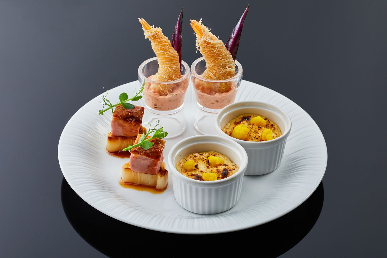 【夜のアフタヌーンティー】鴨のコンフィと海鮮を使用したスタンド＋3時間飲み放題（12/1～1/31）