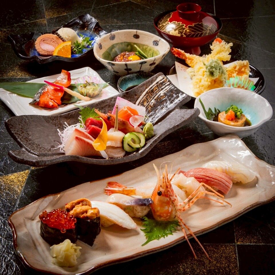 Enjoy seasonal sashimi and 8 nigiri sushi pieces