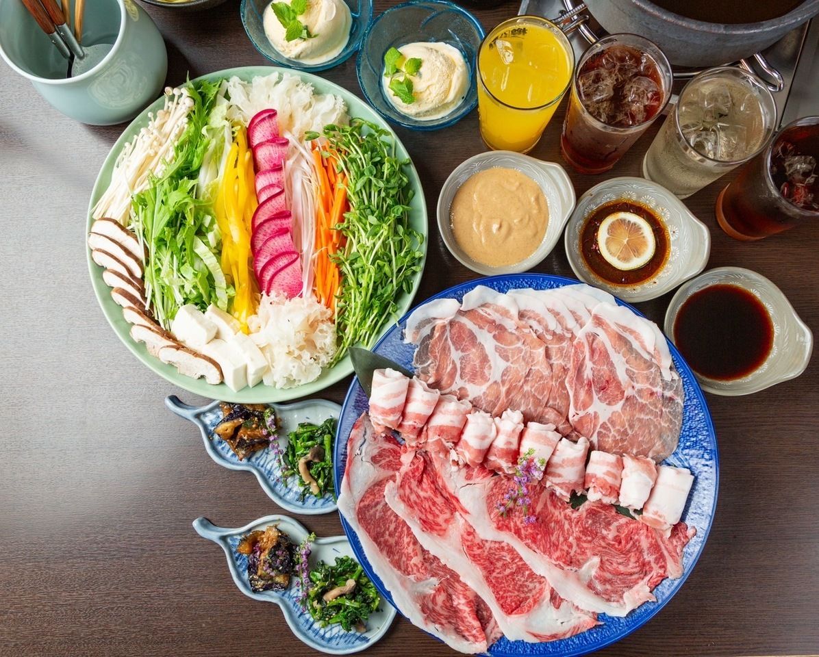 A5 Wagyu beef and domestic pork shabu-shabu course