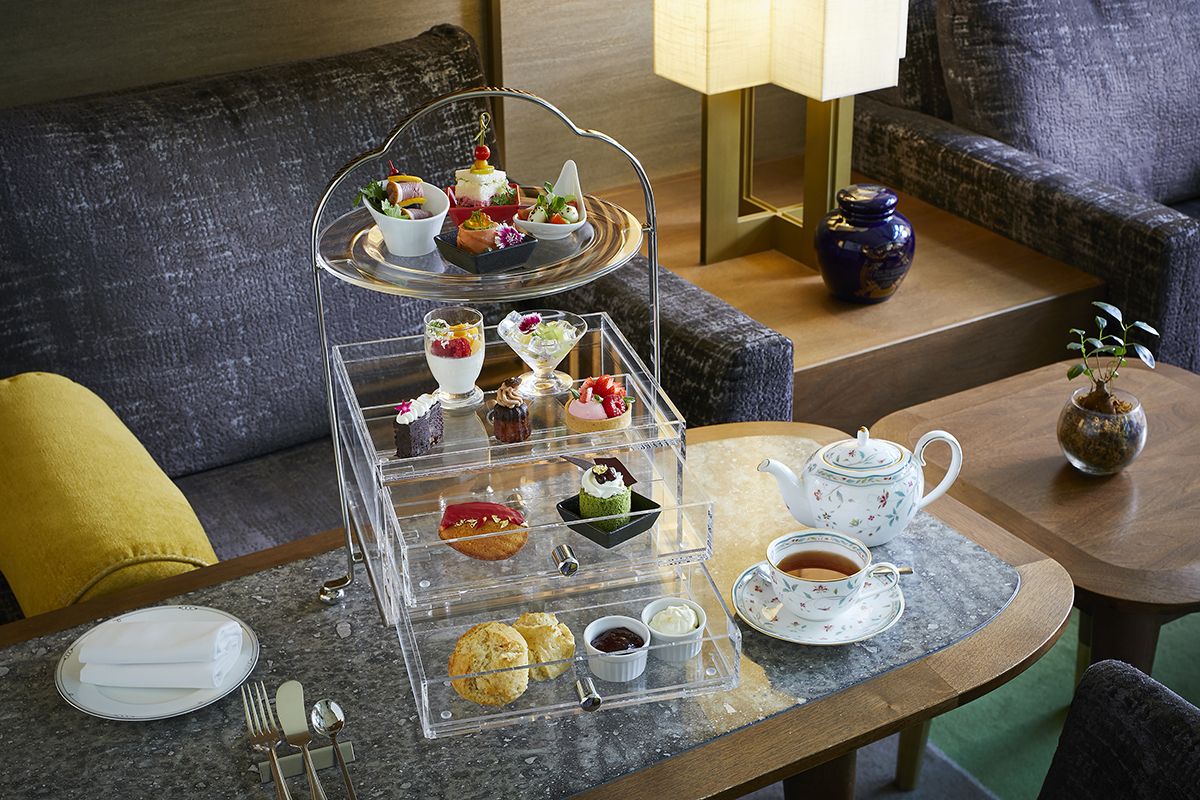 【平日 1月5日～】 クリムゾン ストロベリー アフタヌーンティー 