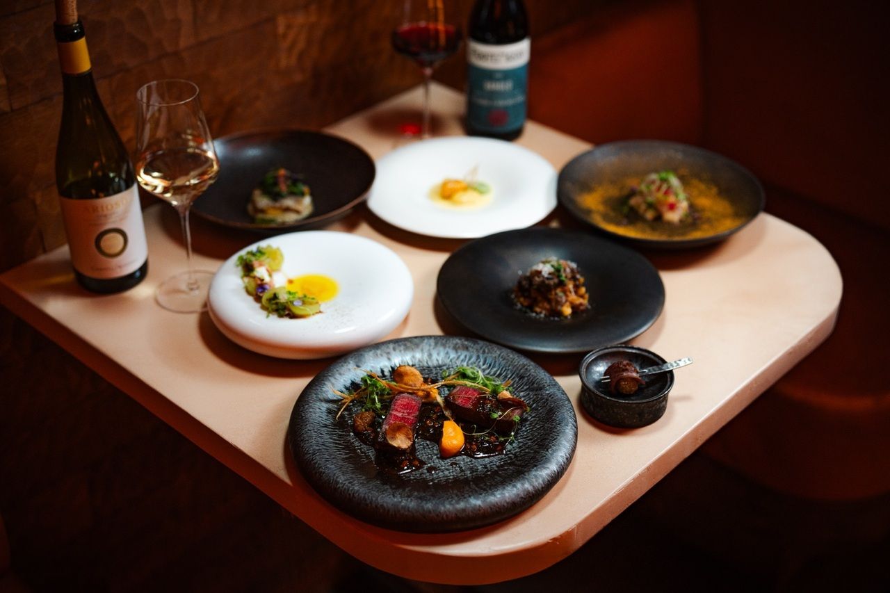 [Dinner] Chef's choice dinner course with pairing wine and complimentary sparkling wine for toast