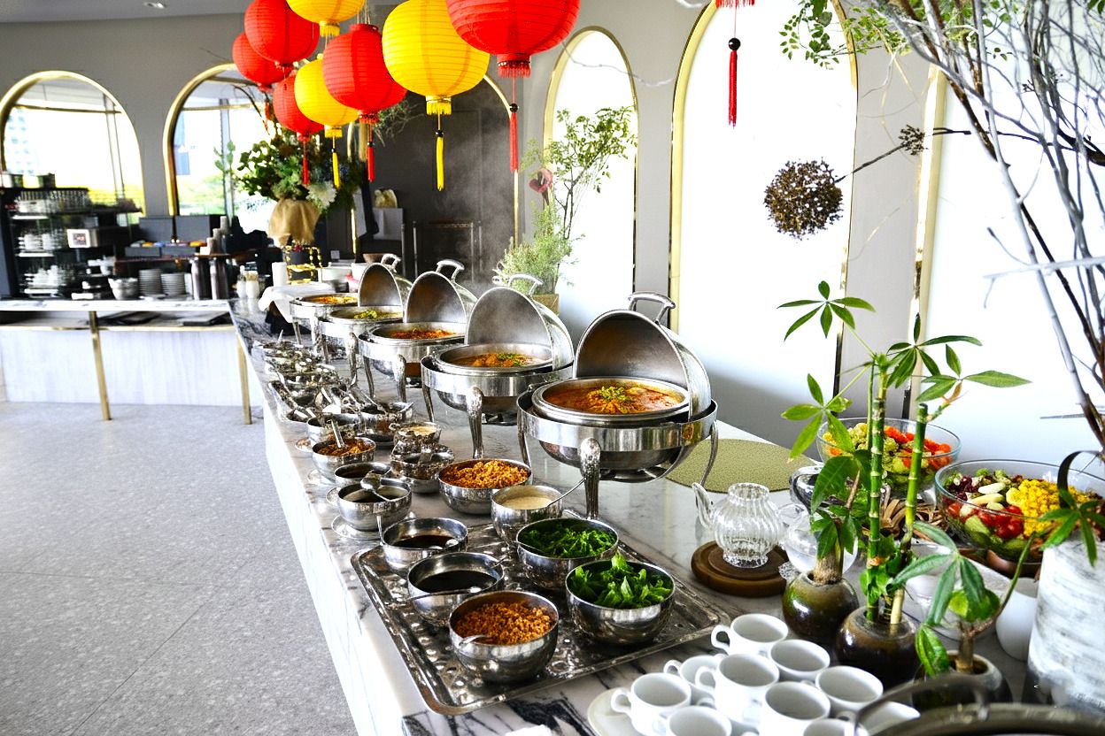 【ランチブッフェ】平日時間無制限サラダ スイーツも含むシンガポールフード食べ放題