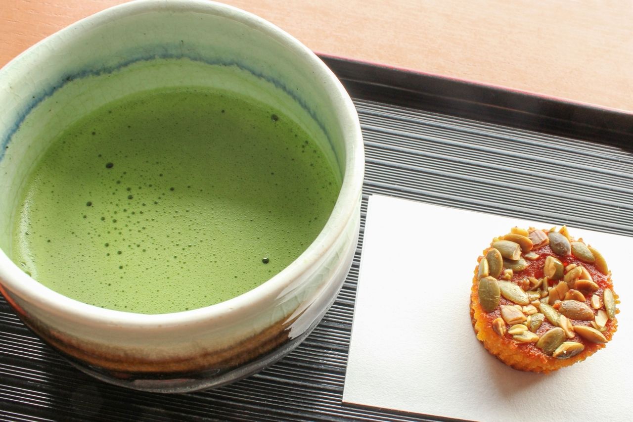 Matcha & Saisonale Süßspeise (optional)