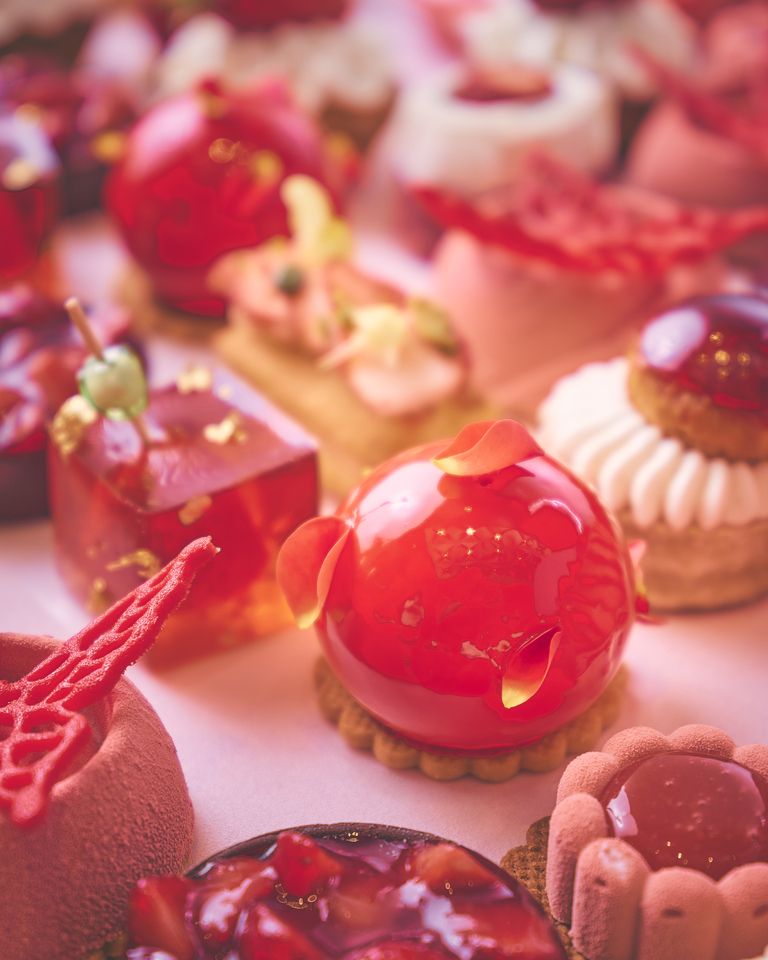 Strawberry-themed sweets buffet "Strawberry Addict" (Adult)