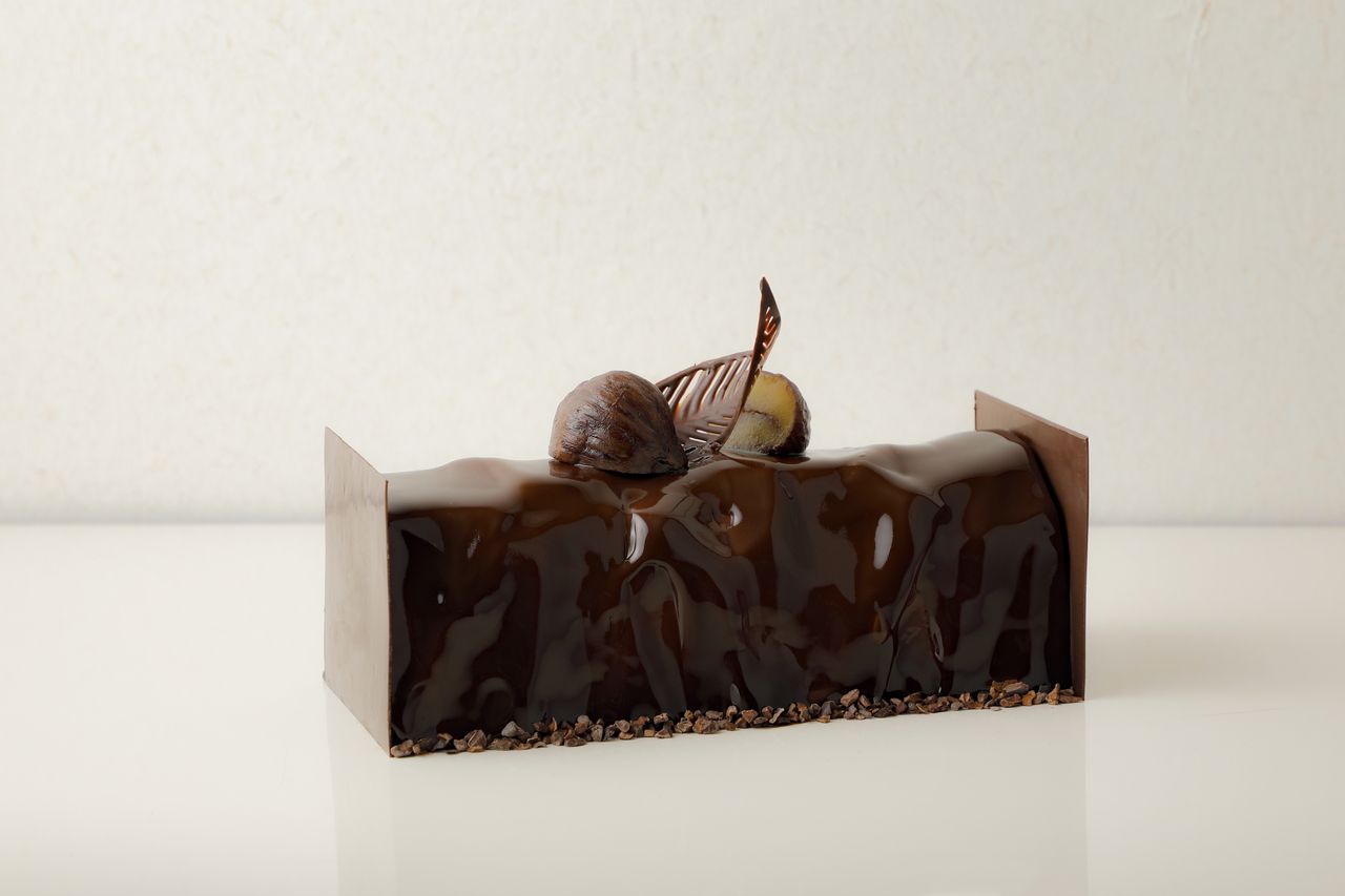 Chocolate Buche de Noel with Kyoyamato chestnuts