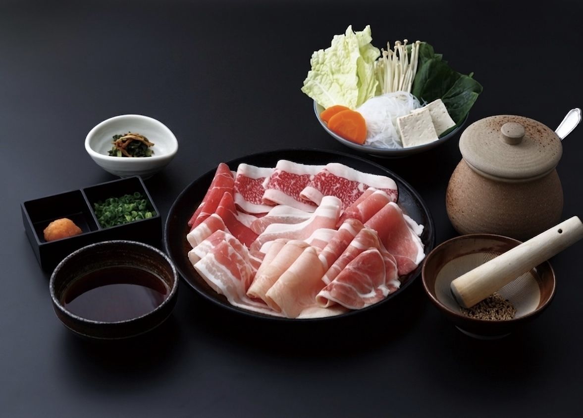 【最受歡迎！ 】自助午餐！ 「禦幸套餐」－2小時內無限量享用6種肉類，包括日本黑毛和牛！ 7,000日圓（含稅）