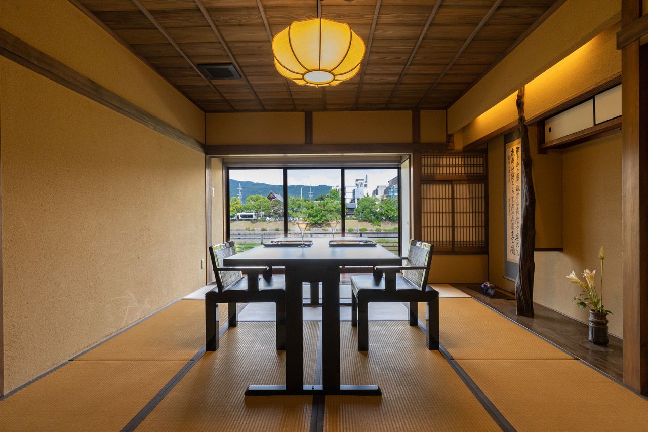 【個室プラン】箔特製〜ランチ　和牛・近江牛食べ比べすき焼き