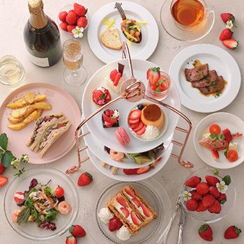 3/17～5/11【1階席 17:00～　店内またはテラス　】KIHACHIのナイトアフタヌーンティー ～いちごスペシャル～