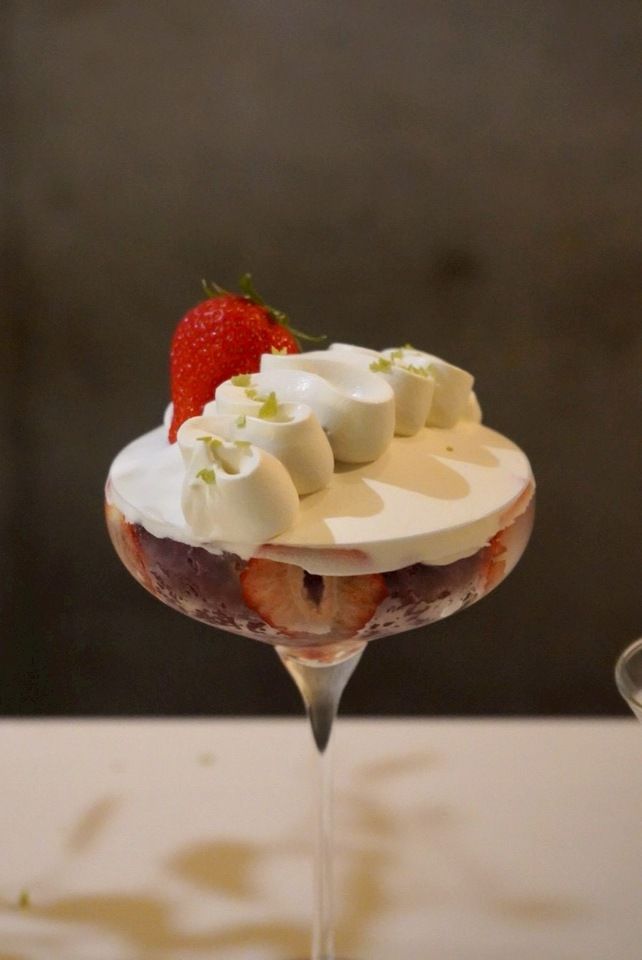 Seasonal parfait (drink included)