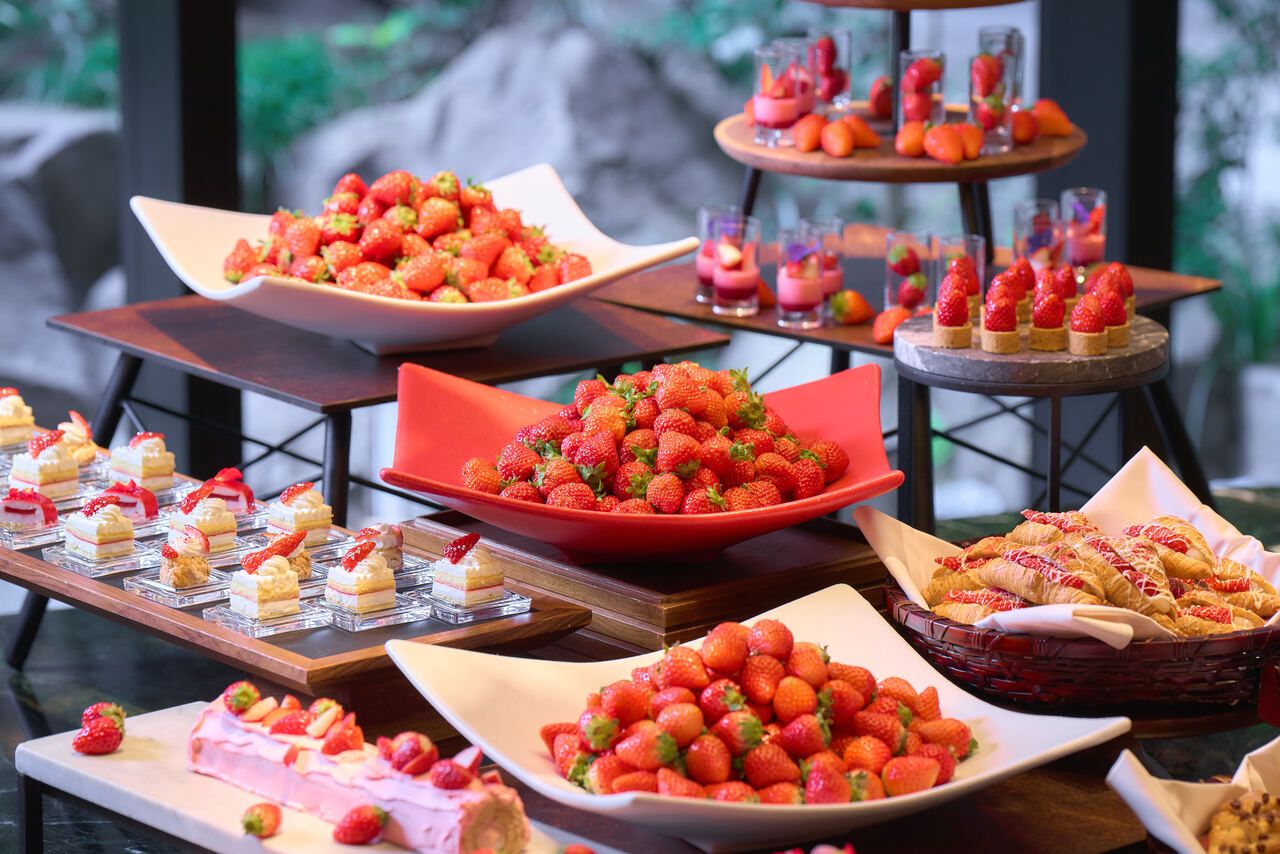 "Kyoto Gourmet Tour 2026 Spring" Weekend Brunch with a choice of main course and dessert buffet, and free-flowing drinks