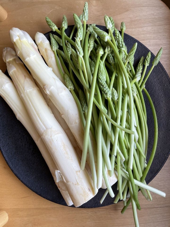 White asparagus course