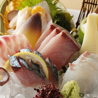 February [Yuki] "Spanish Spanish mackerel grilled in Kyoto style," "Chicken sashimi and Tochio deep-fried dashi," "Hokuriku local fish platter" and more - 6 dishes in total