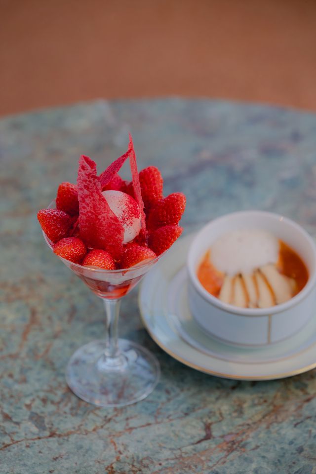  Afternoon Tea - Elegance In Strawberry Bloom
