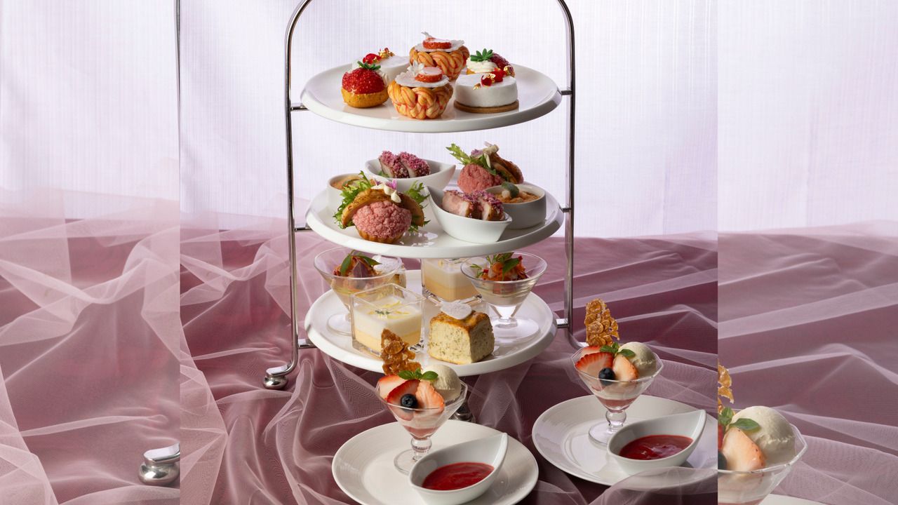 [March 2nd - April 30th] Strawberry Afternoon Tea "ROUGE et BLANC" 3-Hour Seating Plan [Weekdays]