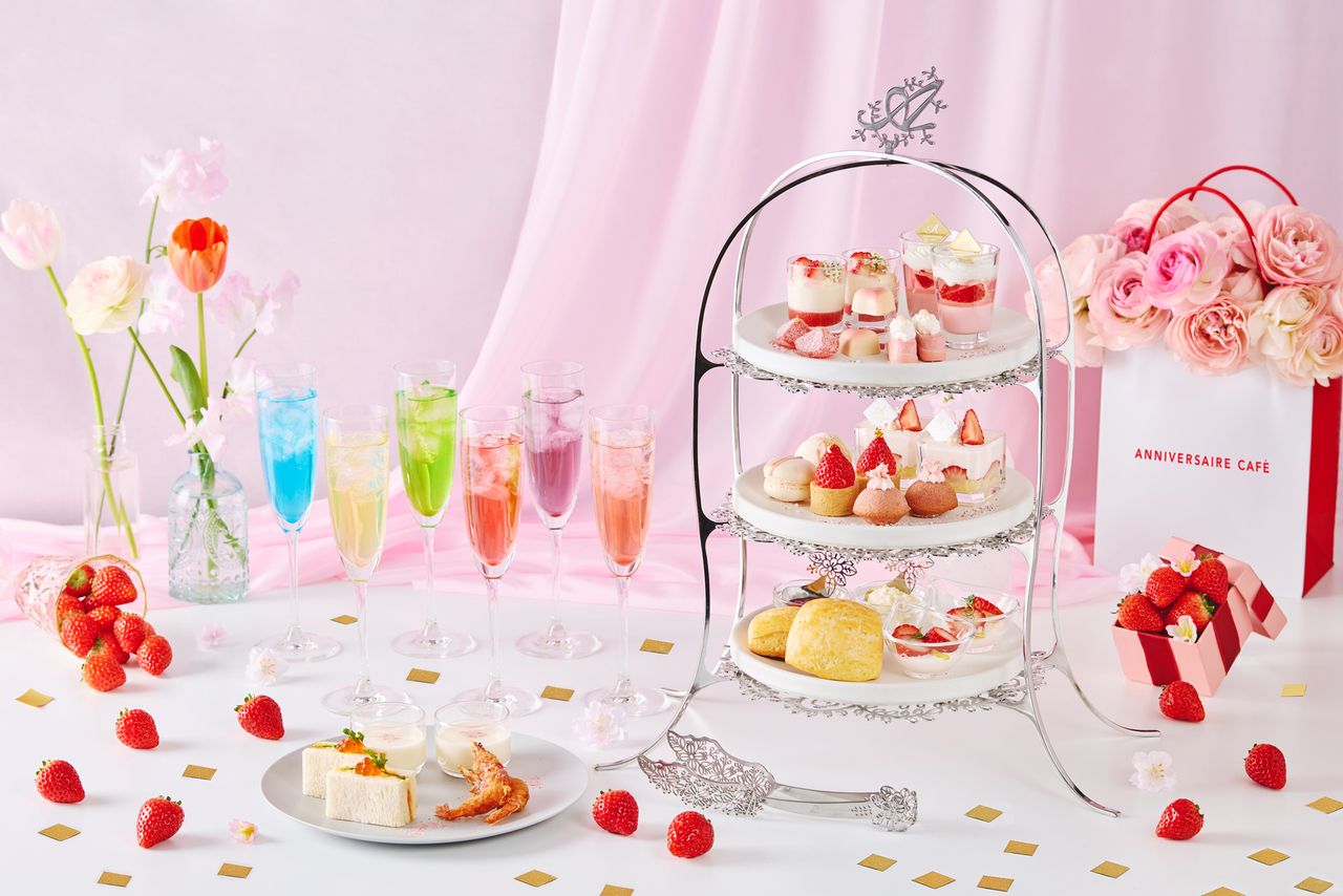 [From February 25th] Strawberry Celebration Afternoon Tea (includes one recommended drink)