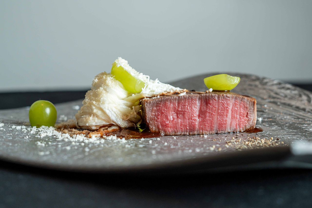 晚餐套餐B 18,000日圓 主菜將更換為高千穗牛肉。 （自2026年4月1日起）