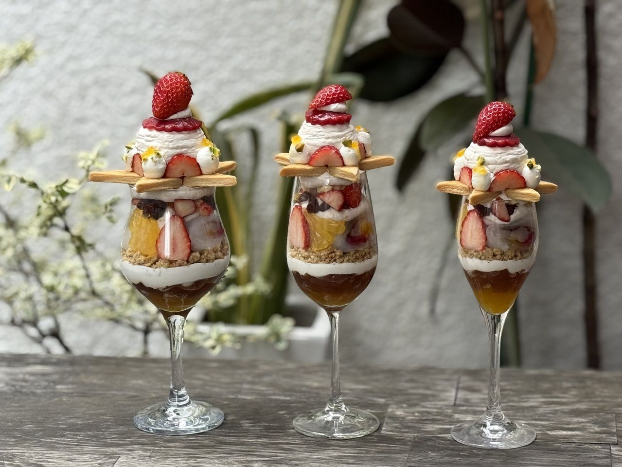 イチゴと紅八朔のパフェ (レギュラー)