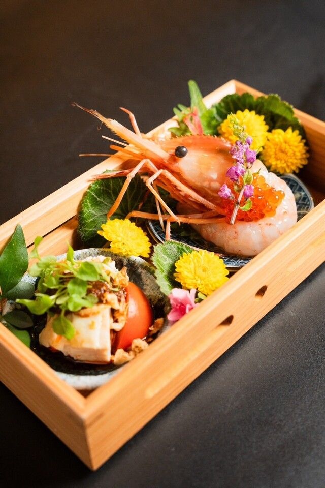 Special Spring Course: A special course featuring seasonal ingredients, 13,000 yen, 9 dishes in total