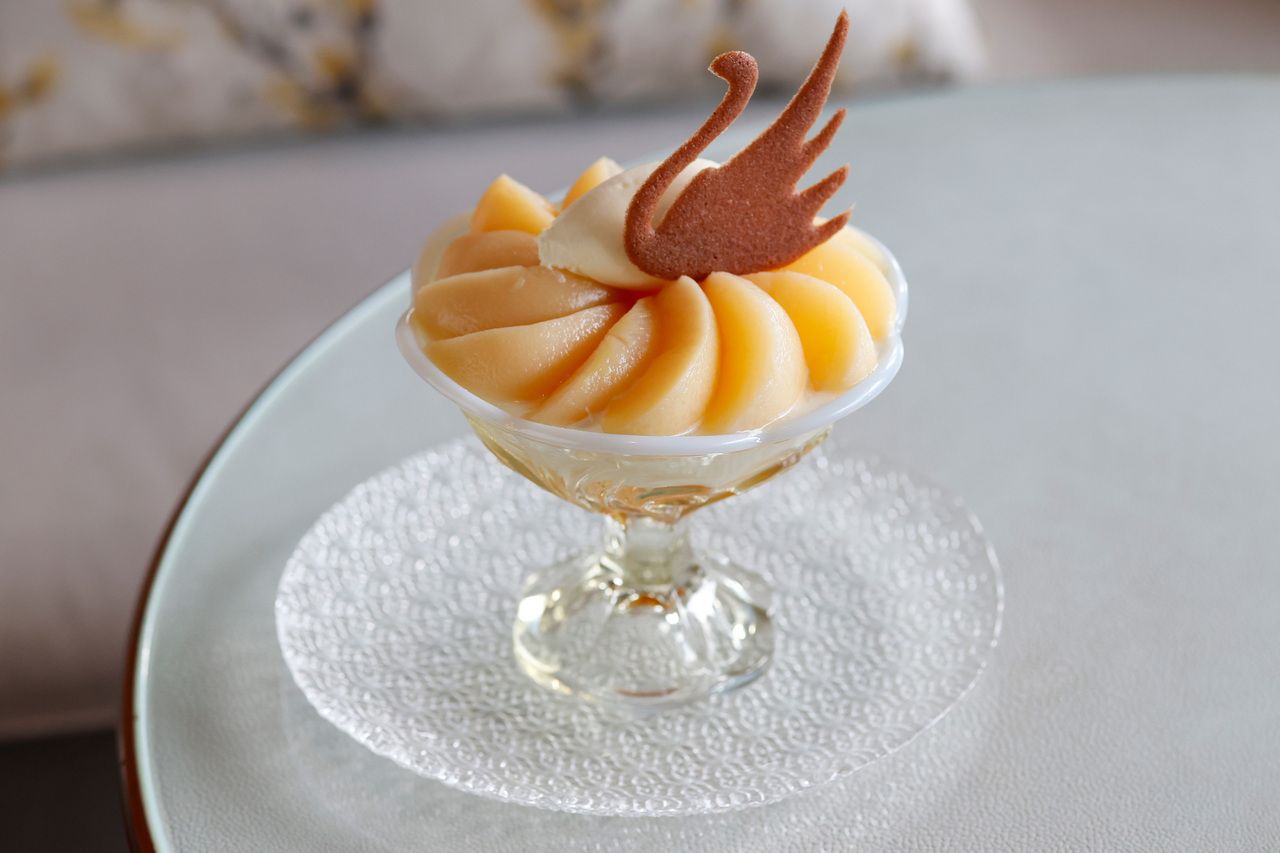 Peach Parfait (with coffee or tea) [70-min seating]