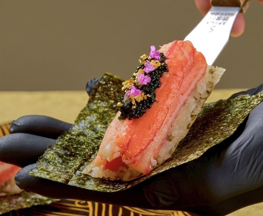 Private room guaranteed [Ebisu Ushimitsu 4th Anniversary Course] We offer 7 carefully selected grilled dishes, including "Selected Wagyu Beef Crab Yukhoe Dog," "Selected Beef Minced Cutlet Sandwich ~Jalapeño~," and our grilled specialty "Beef Fillet and Sweet Shrimp Grilled with Green Onion and Salt."