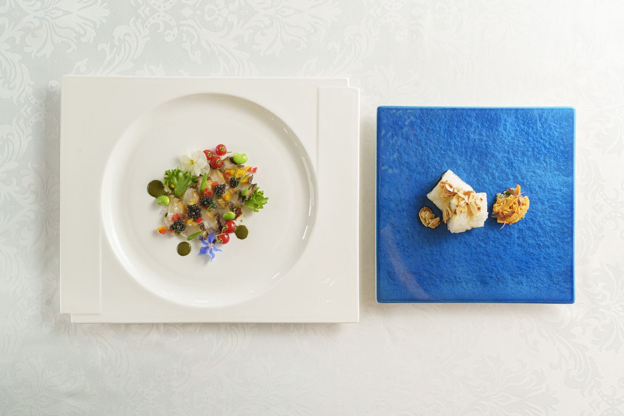 [Lunch] "Abalone, Sea Urchin, and Pike Conger Course" (12,000 yen/tax included)