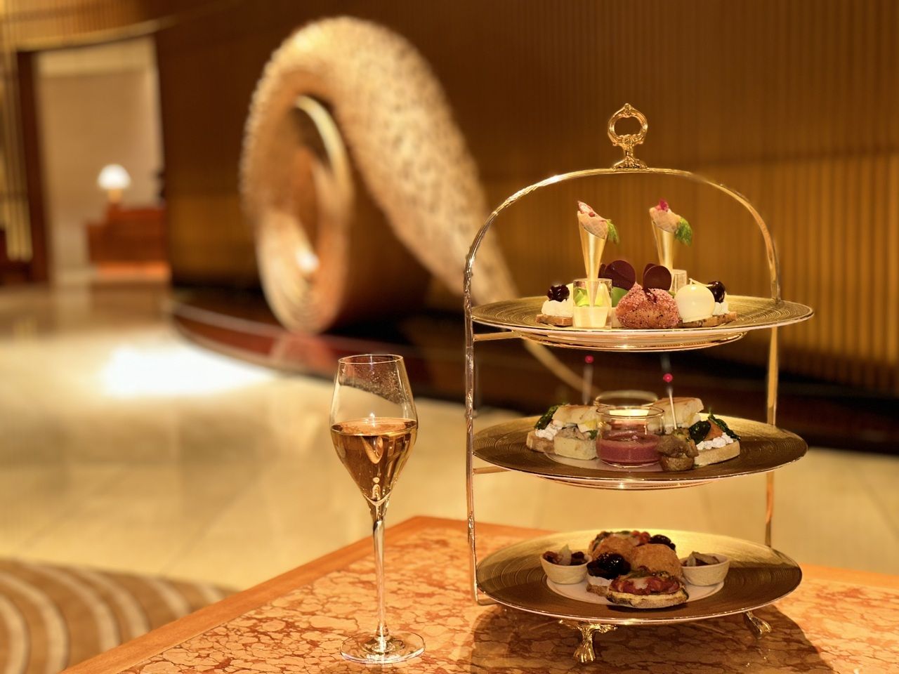 【Evening High Tea 5/1-6/30】 Bubbles & Bites Bubbles & Bites with 90 mins Free Flow of The Peninsula Champagne