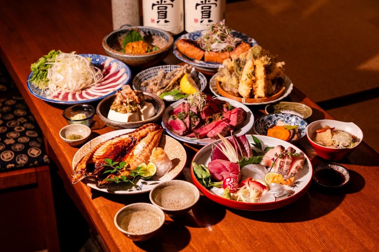 【季节限定】主厨精选套餐，共8-9道菜，仅需5500日元（含税）