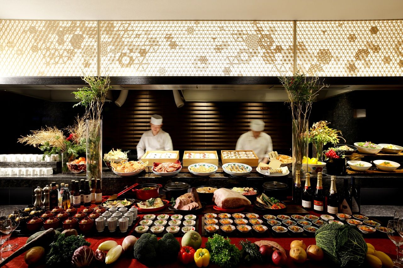Buffet dînatoire haut de gamme - Savourez à votre guise des viandes et des fruits de mer soigneusement sélectionnés, fruits de la gastronomie de Kanazawa.