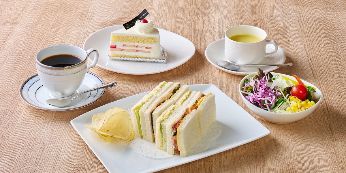 From April 20th: Mixed sandwich set + one cake + coffee or tea included.