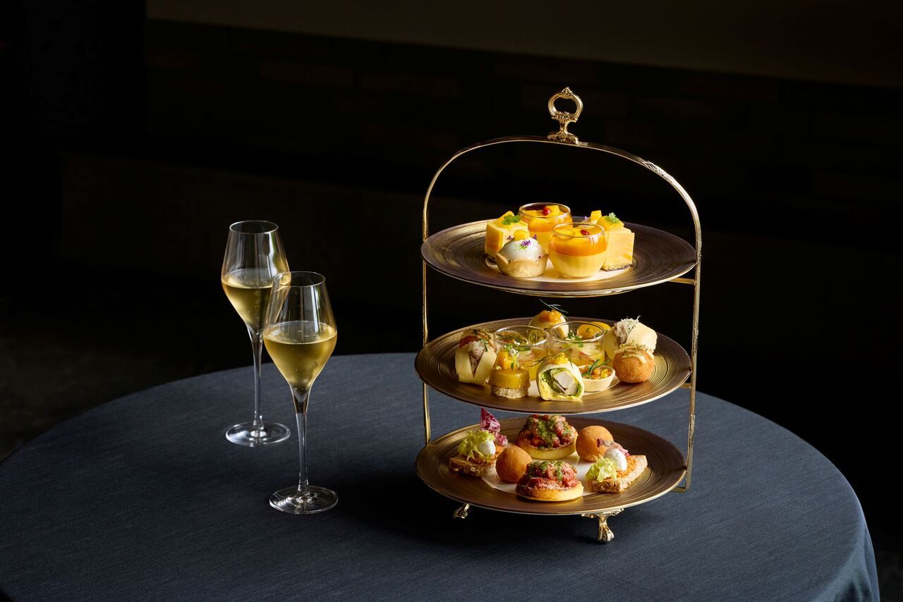 【Evening High Tea 6/1-6/30】 Bubbles & Bites with a Glass of The Peninsula Champagne "Deutz"