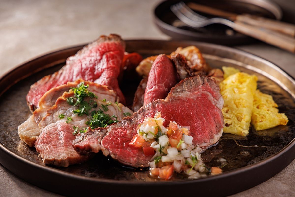 ★All-you-can-eat 13 kinds of churrasco, salad, homemade bread, and various homemade desserts + 2 hours of all-you-can-drink