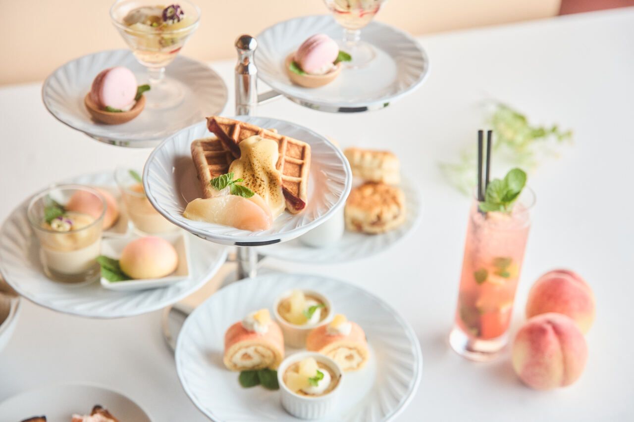 A Special Afternoon Tea Featuring White Peaches + 2-Hour All-You-Can-Drink ~Weekdays, 1:00 PM Entry~