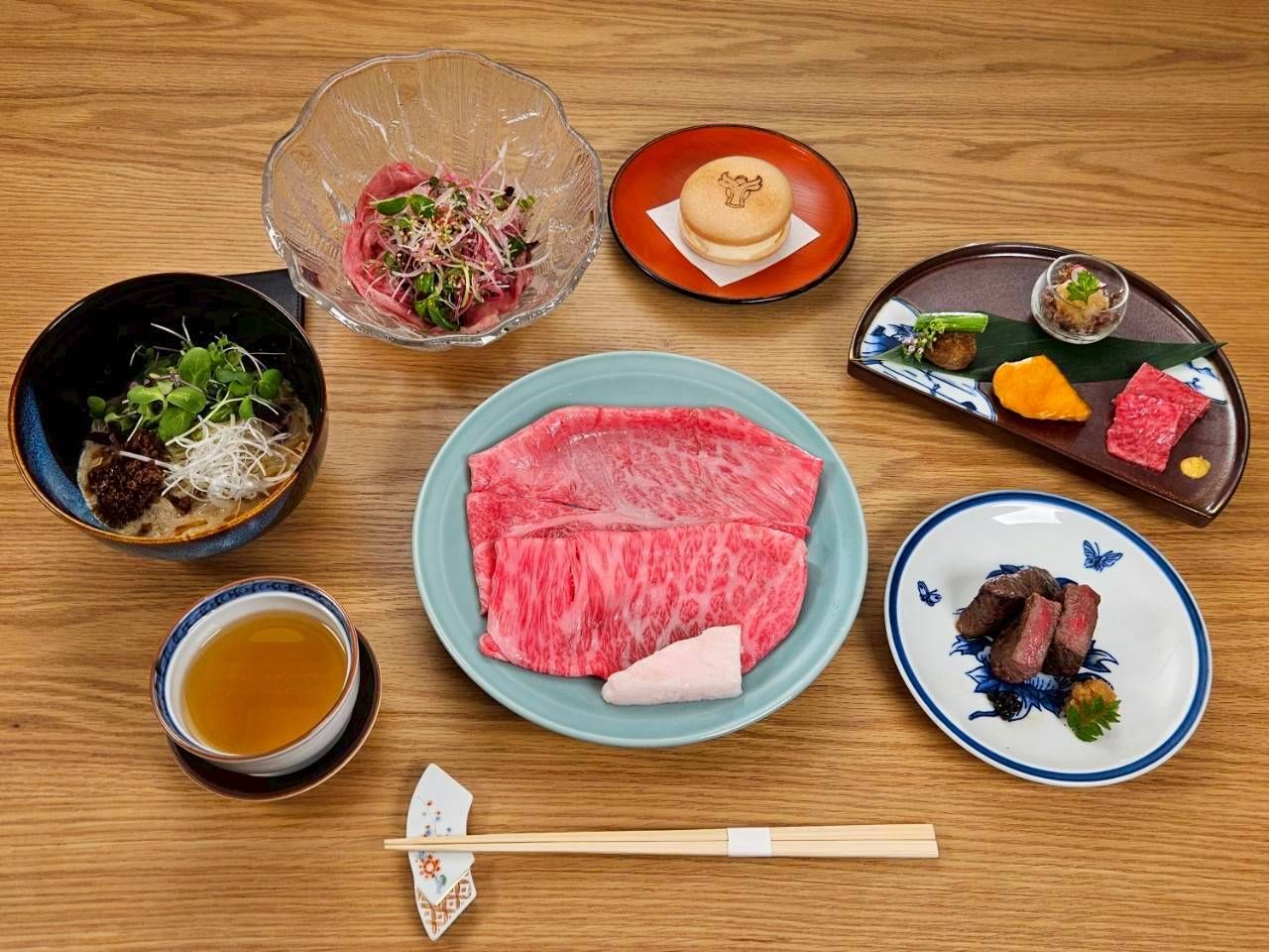 Meat-filled sukiyaki course