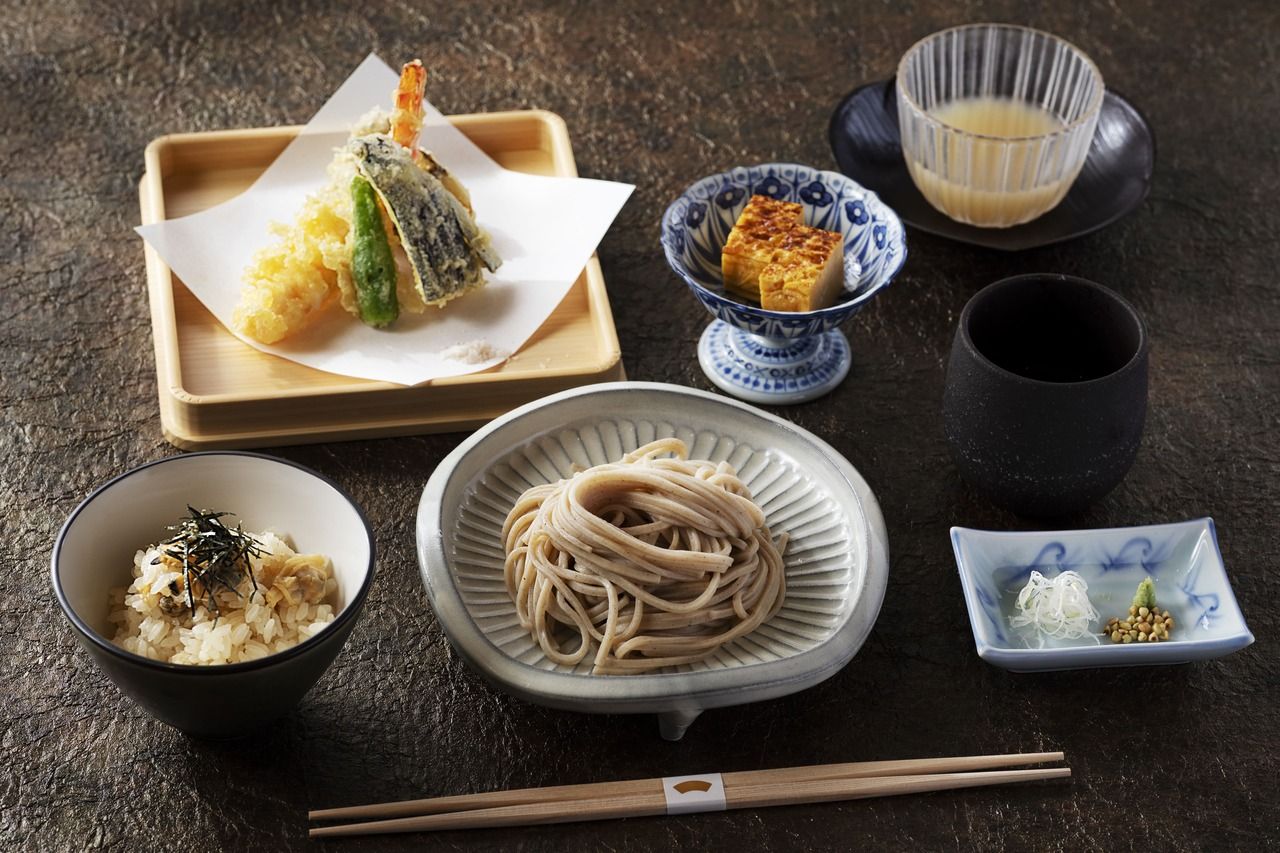 [Weekends & Holidays Only] Large Shrimp Tempura Soba Set