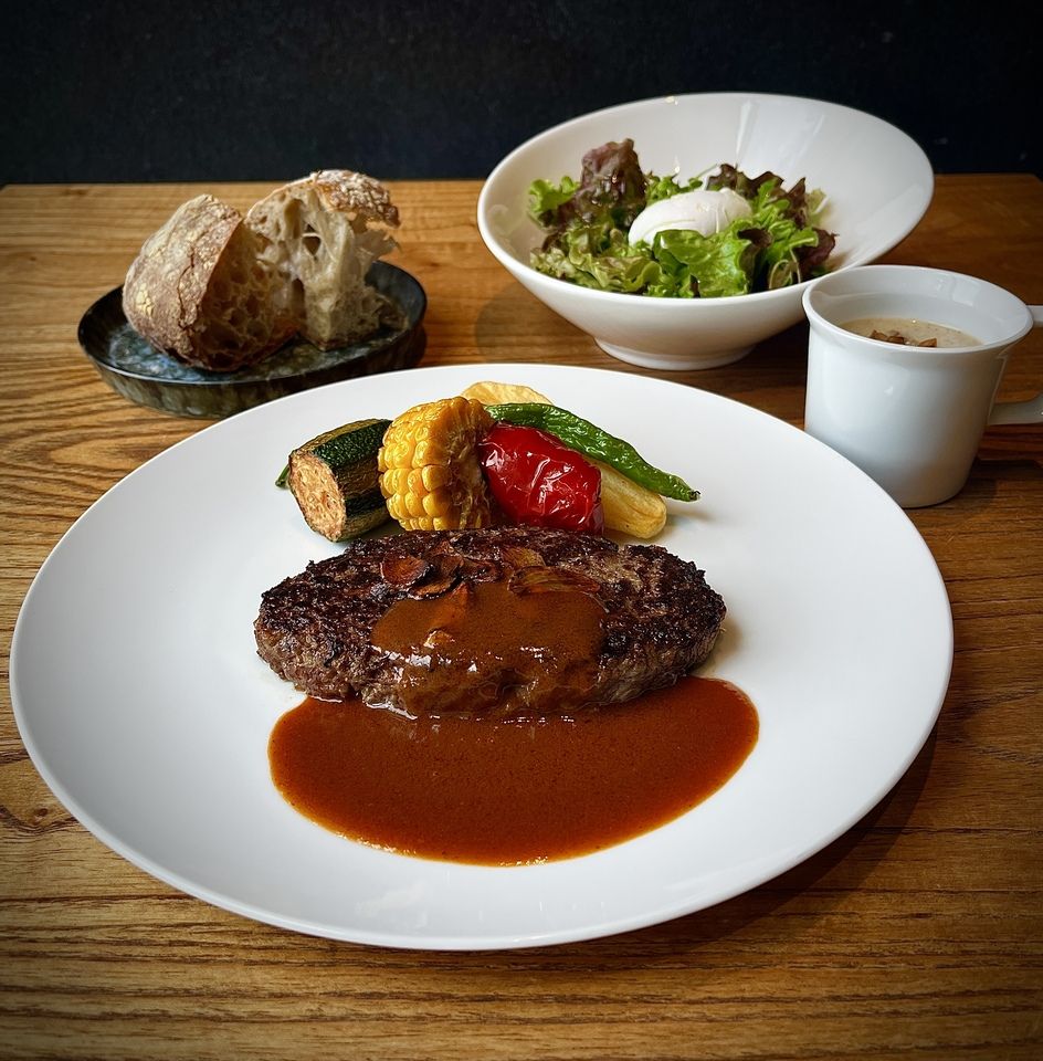 SET A – House-Ground Wagyu Hamburger Steak 180g