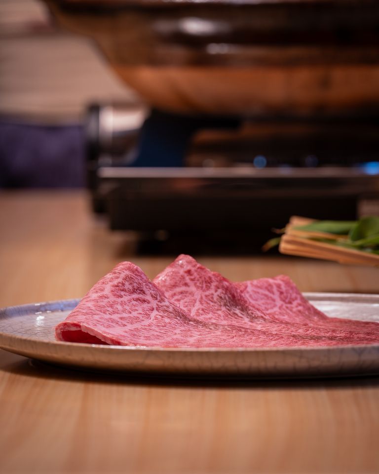 [Delivered with Fukuoka-grown Black Wagyu beef] Sukiyaki course featuring duck and Hakatakato chicken