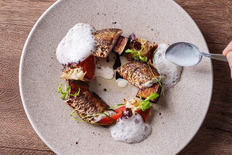 restaurant GRILL TABLE with SKY BAR