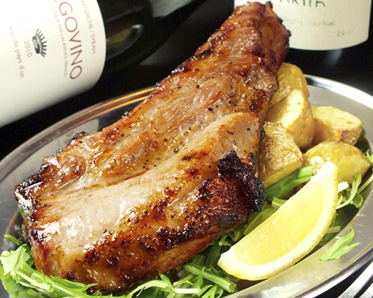 厚切りスペアリブ