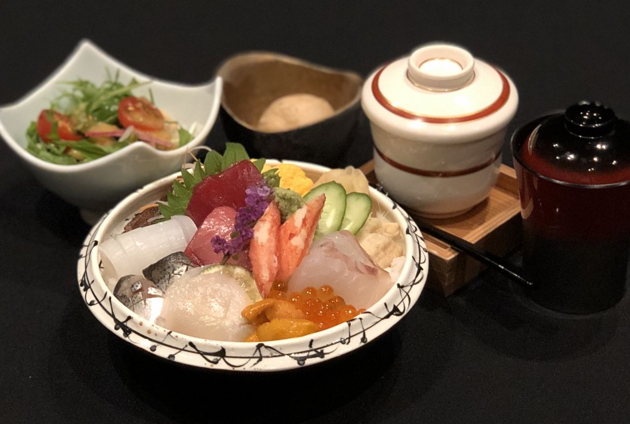 江戸前ちらし　お1人様￥8,000