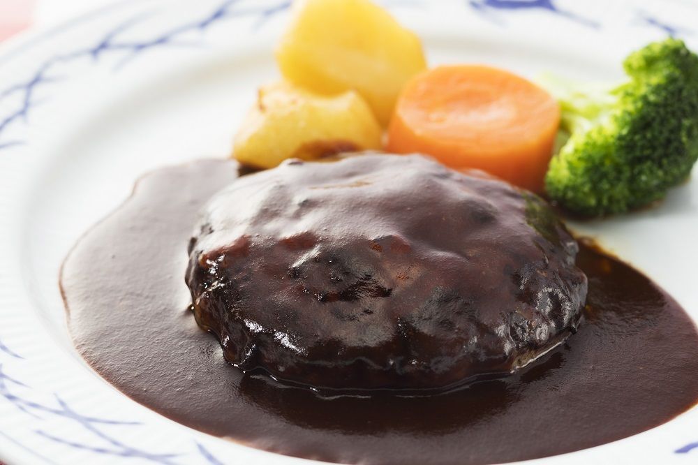 2種類のメイン料理から選べるコース〈デミグラスソースのハンバーグ、又はズワイ蟹のクリームコロッケ〉