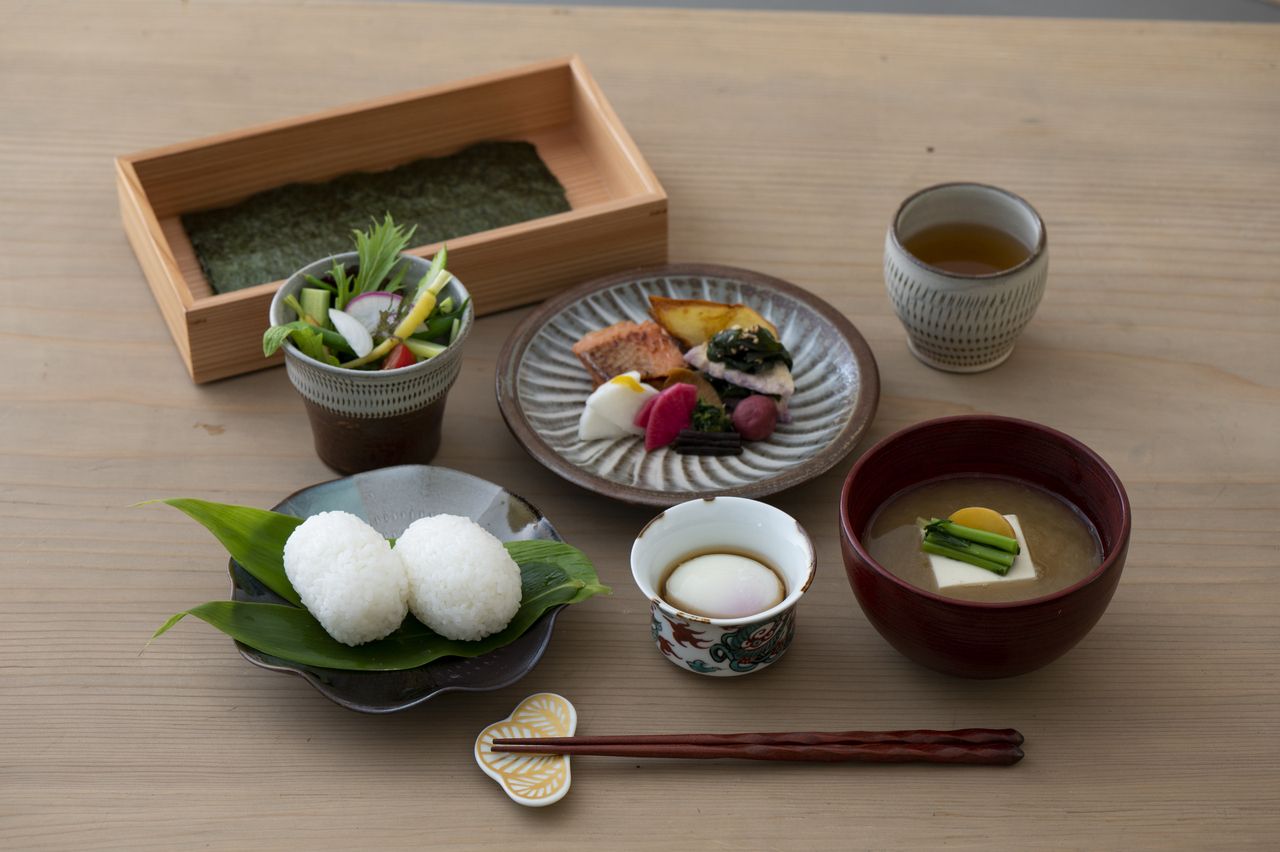 Goen rice ball set/Miso soup