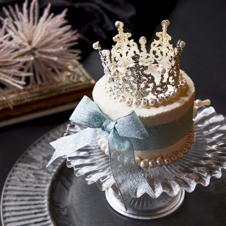 《窓際優先》乾杯ドリンク付き☆友人やちょっとしたお祝いに♪ティアラケーキの付いたカジュアル記念日コース