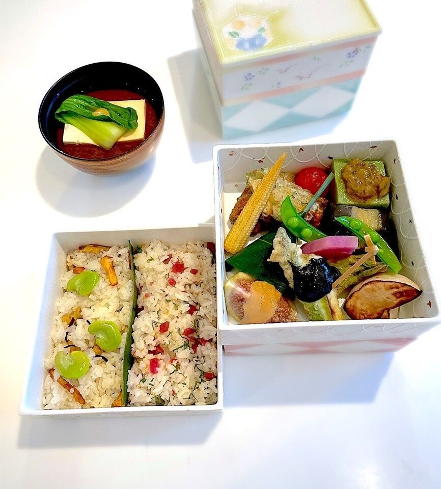 Bento box (limited to 10 meals a day)