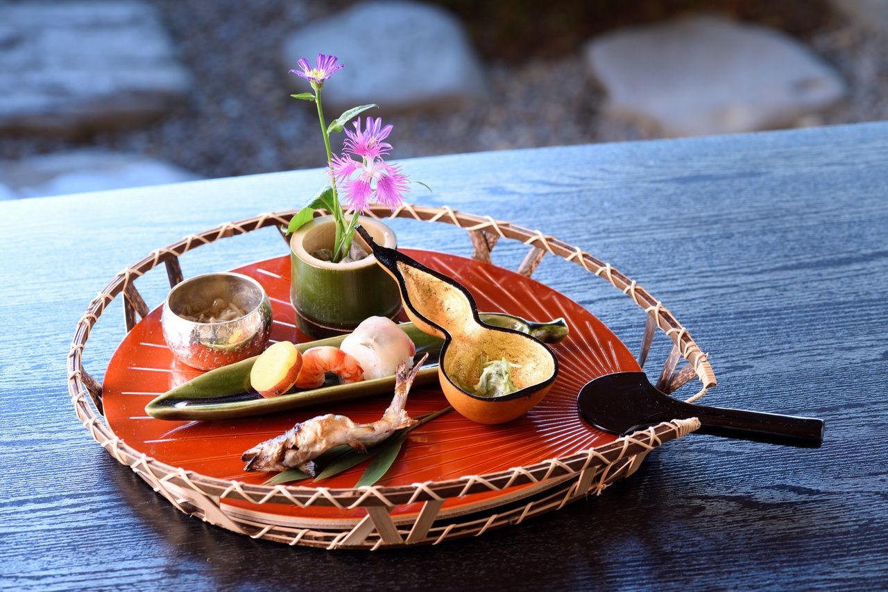 [OMAKASE・Private room] 11 spring dishes including sweetfish and wild vegetables -Kotobukizen