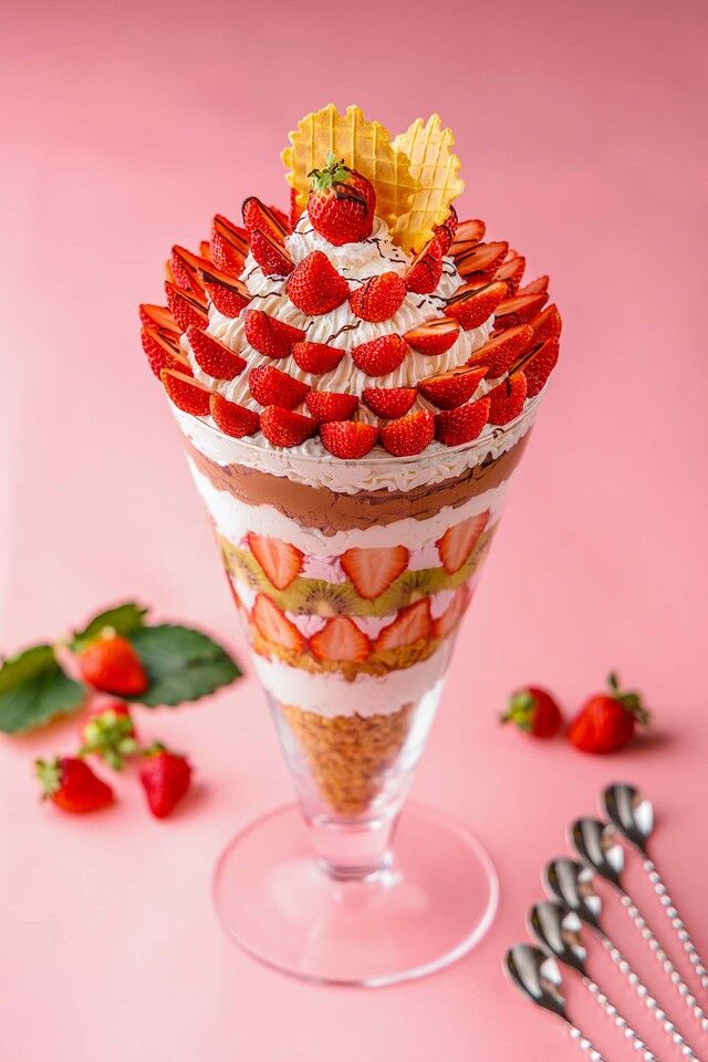 <Afternoon snack> Strawberry jumbo parfait