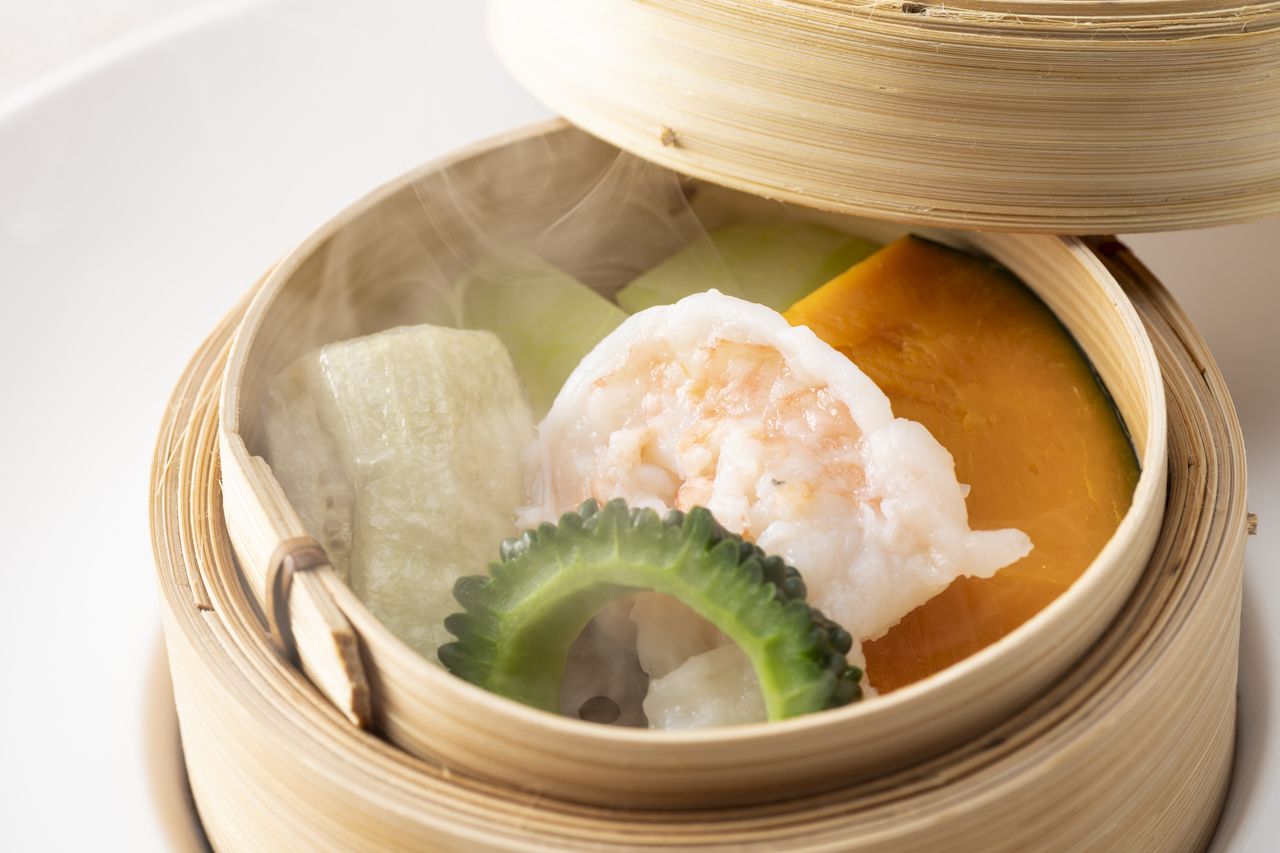 [Lunch Course Yan] 6 dishes including shark fin clay pot rice and Peking duck.