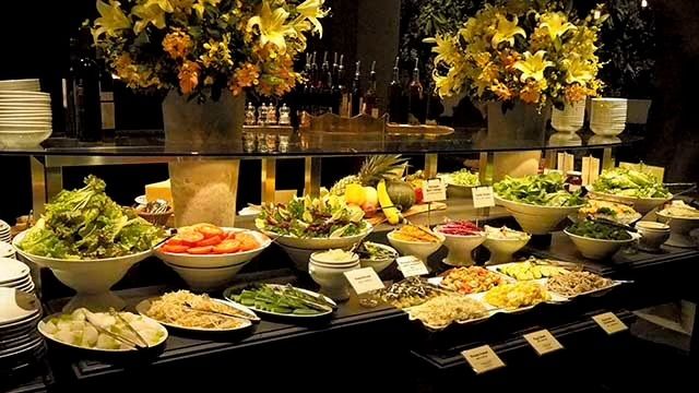 Weekday salad bar lunch